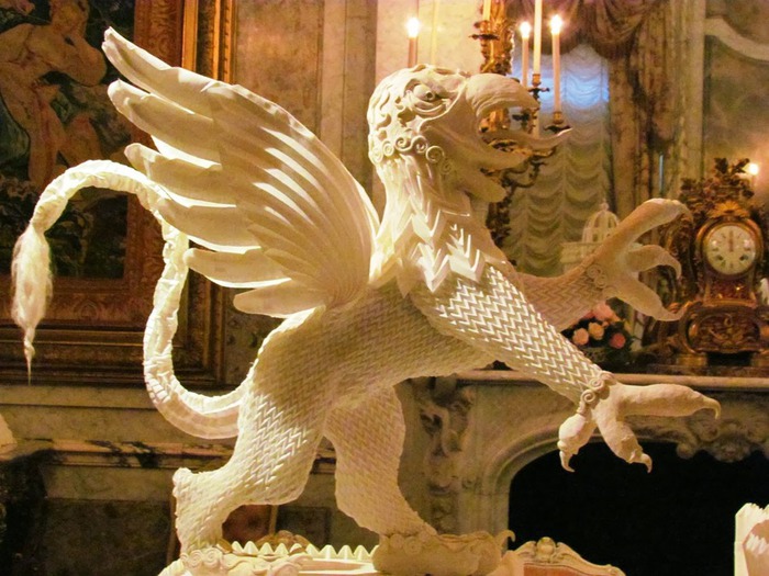 waddesdon_manor_napkin_dragon (900x725, 121Kb)