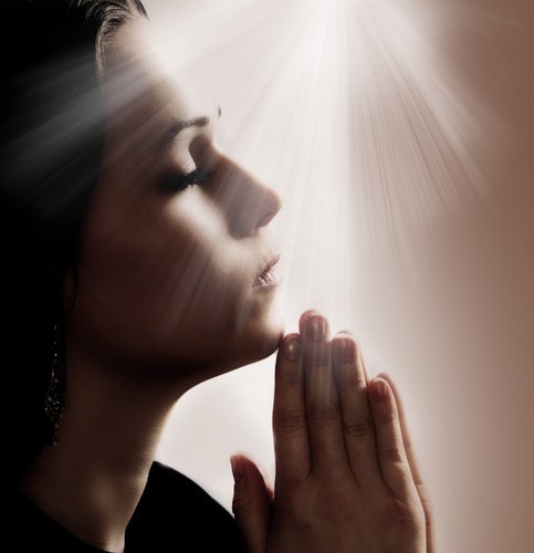 lightstock_63419_xsmall_user_7954000-people-worship-prayer (483x500, 41Kb)