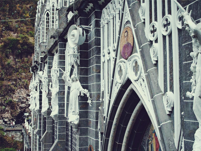 Las_Lajas_Cathedrale_12 (700x525, 149Kb)