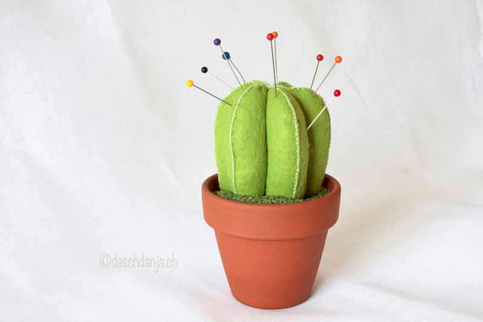 Alfiletero_con_forma_de_cactus (700x466, 126Kb)