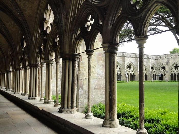 Salisbury_Cathedral_05 (700x525, 410Kb)