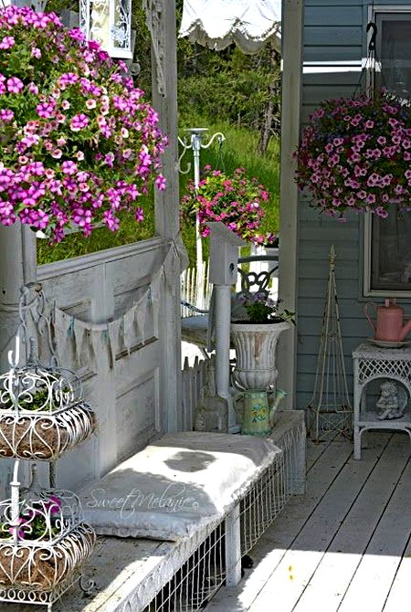 shabby-chic-in-terrace-design-flowers4/4019326_shabbychicinterracedesignflowers4 (450x670, 118Kb)