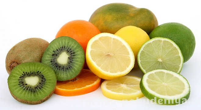 fruit-salad-ingredients-lemon-lime-kiwi-mango-and-orange-1632354-min (659x362, 175Kb)