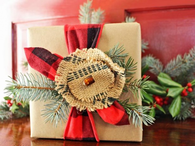 6140098_2830505R3L8T8D650original_CamilleSmithrusticplaidgiftwrap2_lg (650x487, 118Kb)