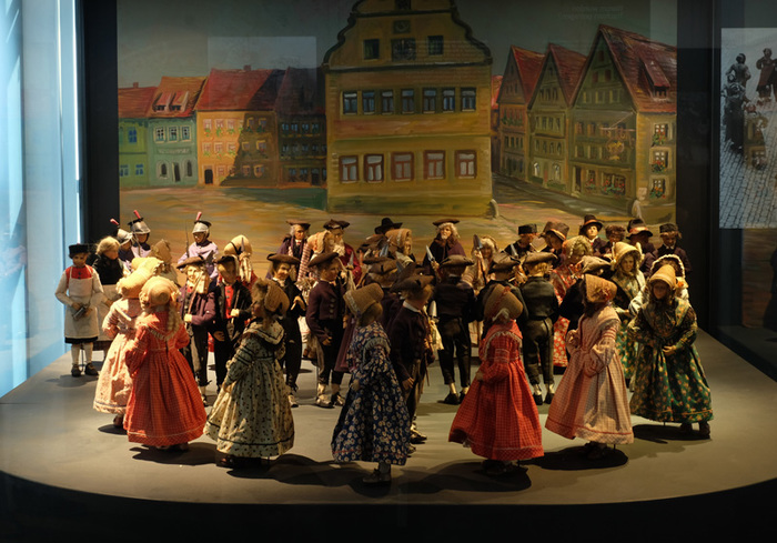 Museum-der-Deutschen-Spielzeugindustrie-2 (900x689, 164Kb)