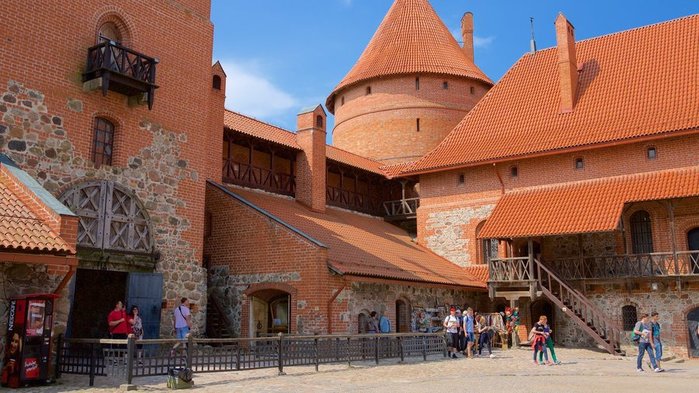 130752-Trakai-Island-Castle (700x393, 86Kb)
