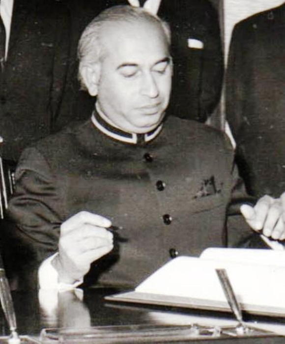 1978Zulfikar_Ali_Bhutto (580x700, 255Kb)