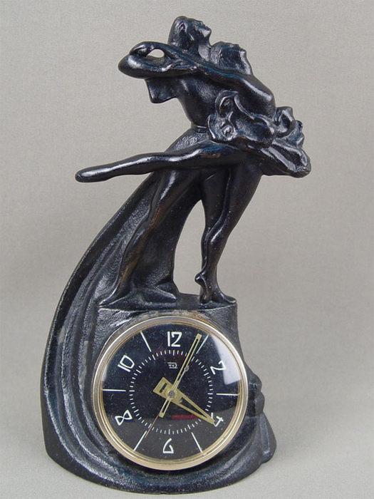 Чугунные часы. Каслинское литье часы 1965. Часы Касли Уланова. Часы молния Касли 1970. Молния Касли часы.