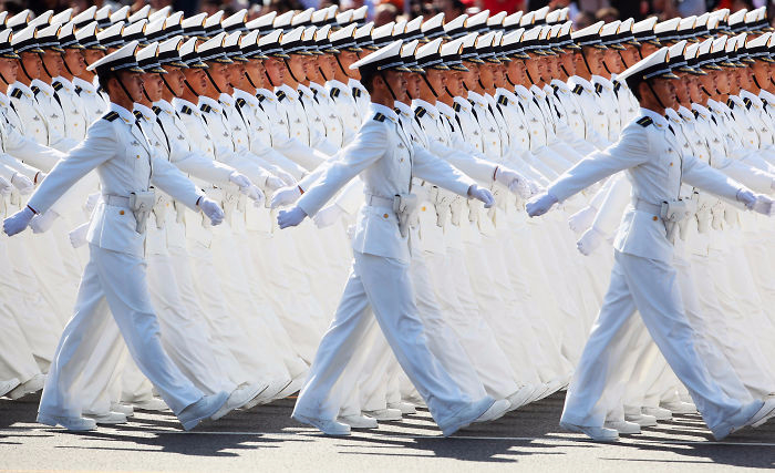 Китайская армия на марше (700x427, 320Kb)