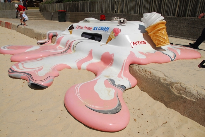 melted-ice-cream-truck-photo_1090366-770tall (700x468, 236Kb)