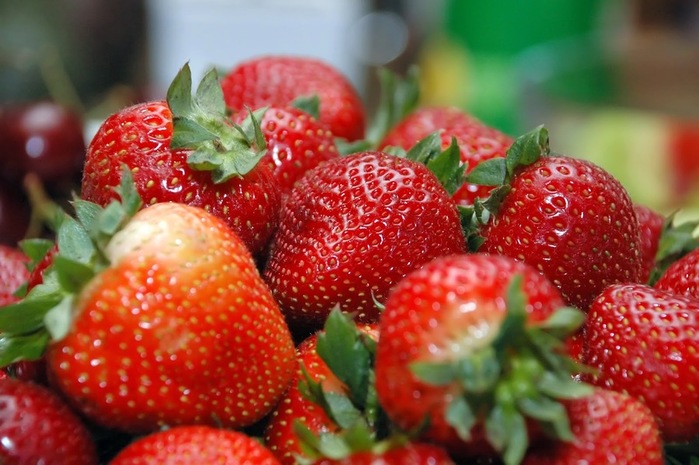 Strawberries (700x465, 104Kb)