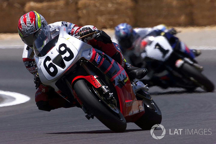 ama-laguna-seca-2002-nicky-hayden-honda (700x466, 315Kb)