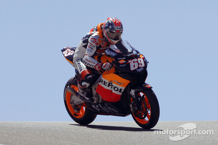 motogp-us-gp-2005-nicky-hayden (700x466, 281Kb)