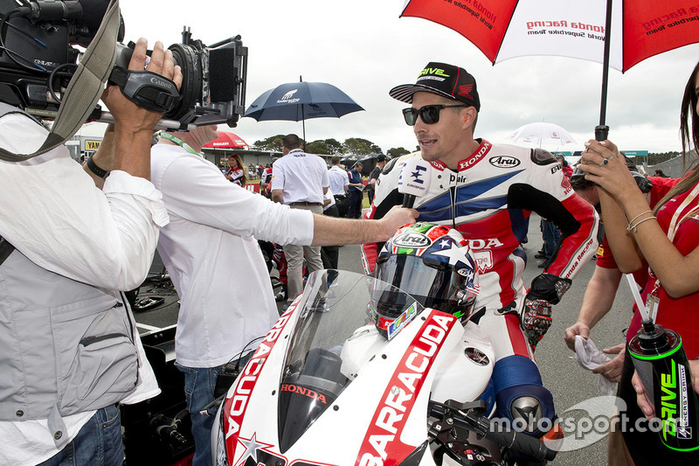 wsbk-phillip-island-2016-nicky-hayden-honda-wsbk-team (700x466, 428Kb)