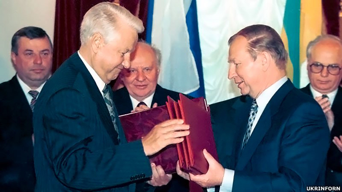 130204153250_kuchma_yeltsi (700x393, 274Kb)