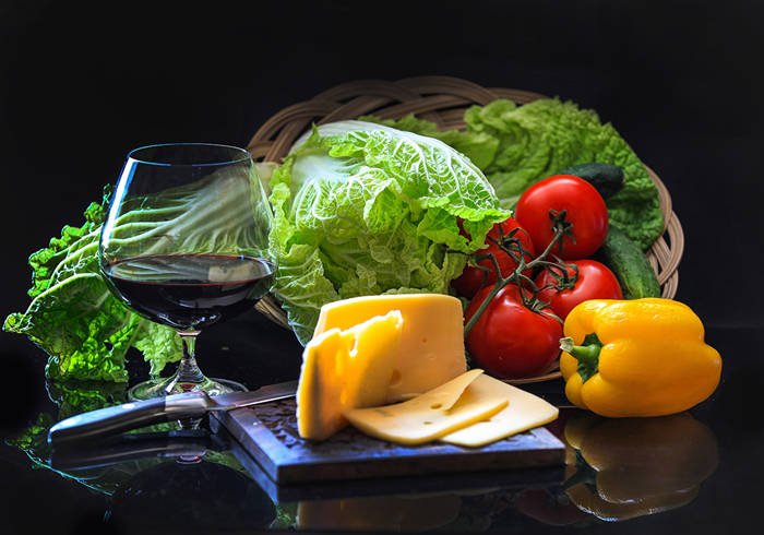 Still-life_Vegetables_Cheese_Wine_Pepper_Tomatoes_529166_1280x896 (700x490, 377Kb)