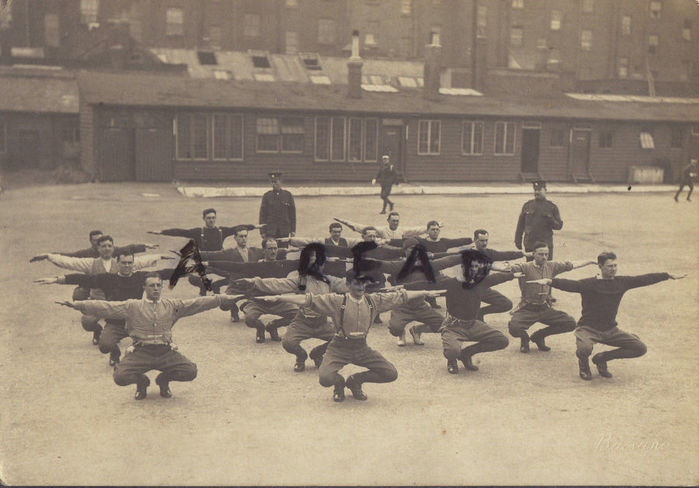 WW1-Cadets-under-Physical-Training-Instruction-Royal-Artillery (700x488, 59Kb)