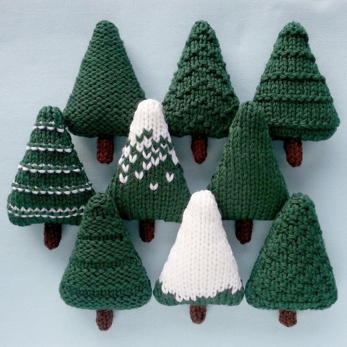 6226115_best25knittedchristmasdecorationsideasonpinterestintendedforknittedchristmasornaments_1_ (700x700, 155Kb)