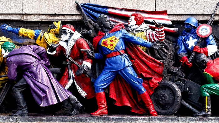 soviet-monuments-vandalized-look-like-american-superheroes-2 (700x393, 448Kb)