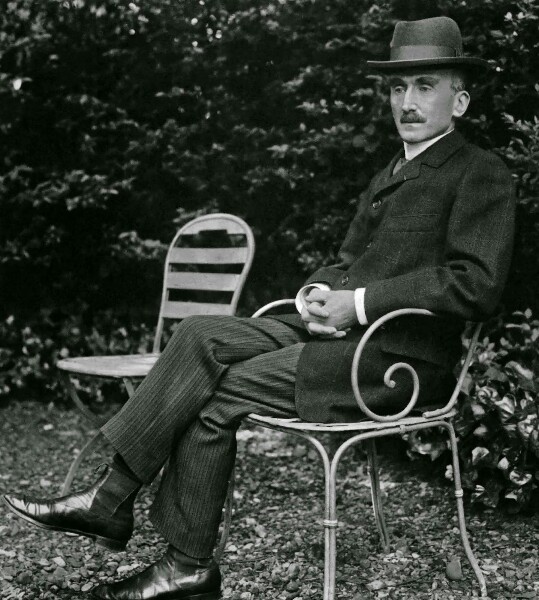3563818_bergson (539x600, 103Kb)
