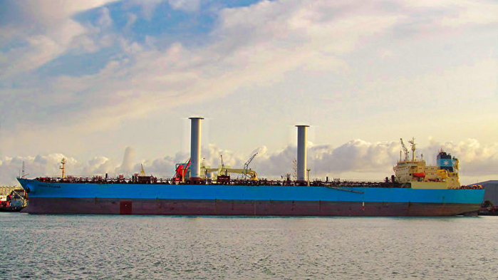 Rotor-Sail-Installation-maersk-tankers-800x450 (700x393, 286Kb)