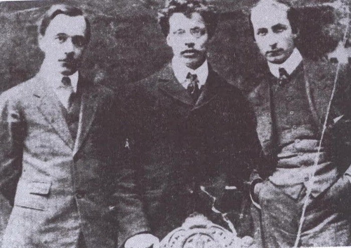  da sinistra, Serge Férat, Papini e Soffici (700x496, 129Kb)