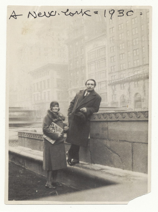  Fortunato Depero y Rosetta ( ) en New York, 1930 (522x700, 95Kb)