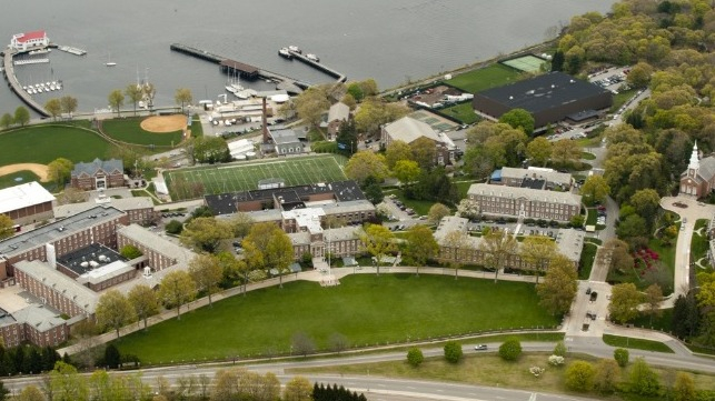 The U.S. Coast Guard Academy in New London, Connecticut (643x361, 218Kb)