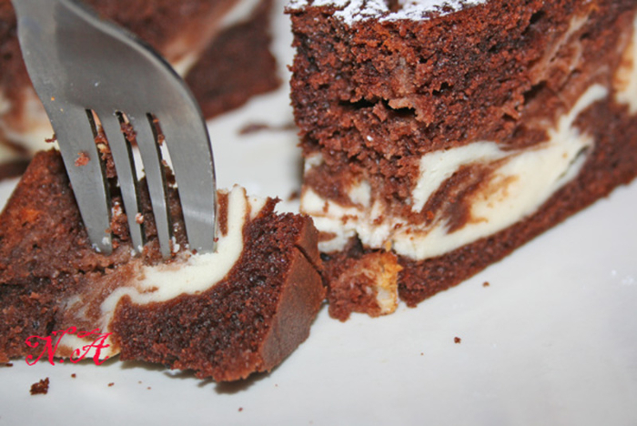 Пирог шоколадно-творожный «Мраморный»2 (700x468, 344Kb)