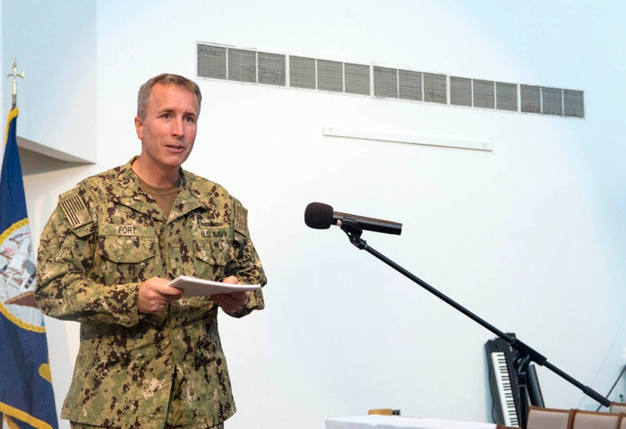 Rear Adm. Brian Fort (700x479, 245Kb)