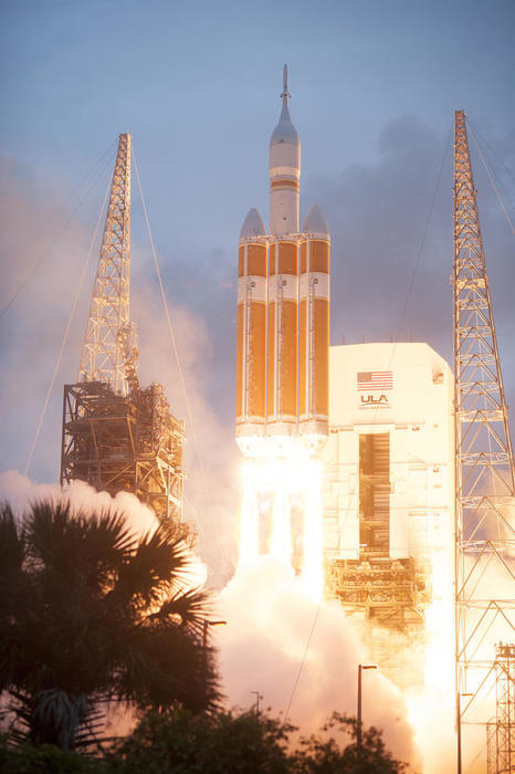 Launch_of_Delta_IV