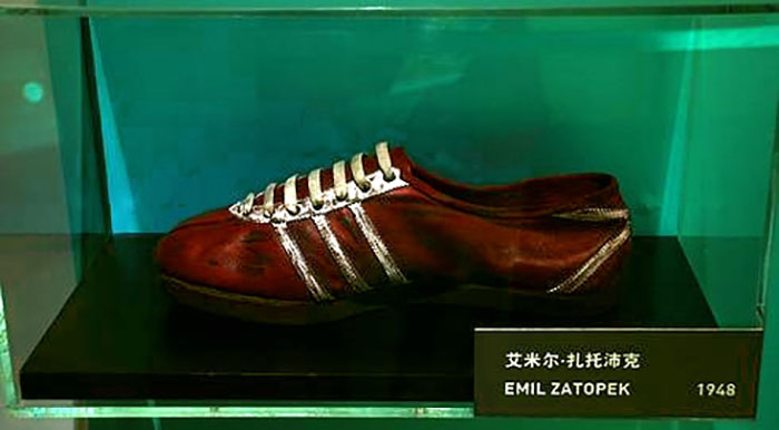 puma-adidas-07 (700x386, 134Kb)