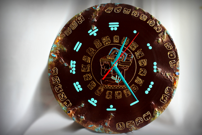 Часы май 2023. Часы Майя. Настенные часы Майя. Часы Майя фото. Часы Майя светящие.