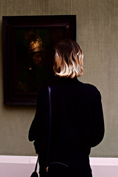 Photographer-goes-through-the-museums-to-capture-the-similarities-between-the-paintings-and-the-visitors-and-the-result-will-impress-you-59e6fab5c899e__700 (466x700, 162Kb)