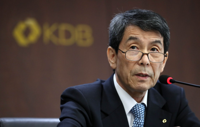 KDB Chairman Lee Dong-gul (650x414, 127Kb)