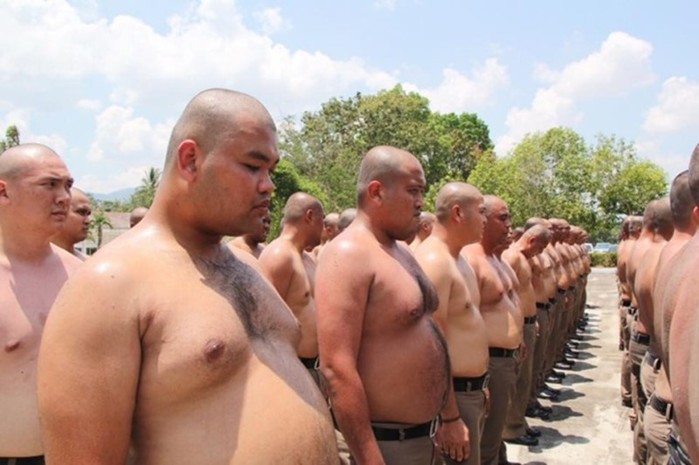 Полицейских оправили на курсы для похудения