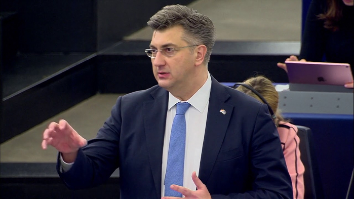 Andrej Plenković (700x393, 199Kb)