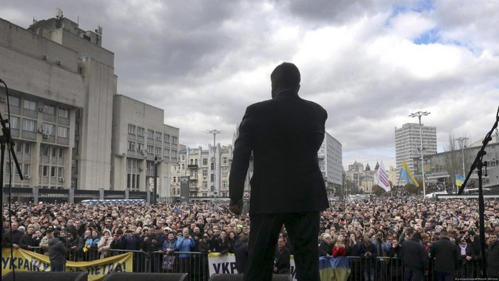 Poroshenko-16-768x433 (700x394, 241Kb)