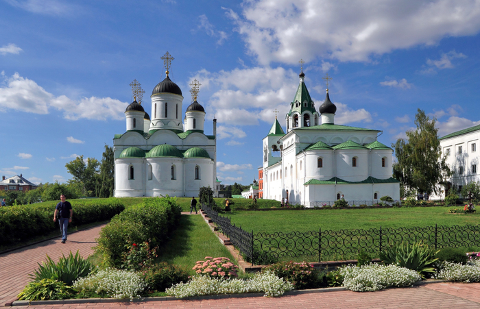 Murom_Transfiguration_monastery_Transfiguration_Cathedral_and_Saint_Basil_Church_IMG_9792_1725 (700x451, 431Kb)