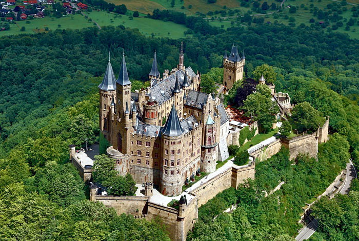 hohenzollern-castle-2 (700x470, 204Kb)