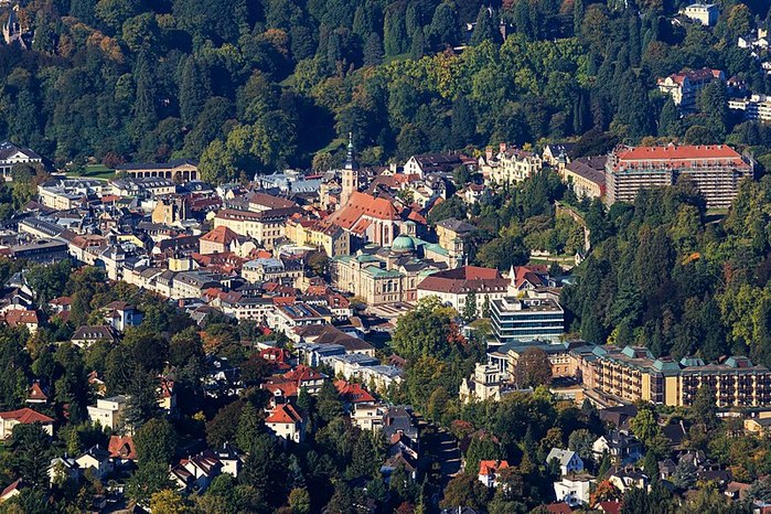 800px-Baden-Baden_10-2015_img05_View_from_Merkur (1000x766, 165Kb)