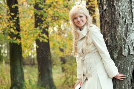 depositphotos_13591797-stock-photo-the-beautiful-girl-in-autumn (450x300, 36Kb)