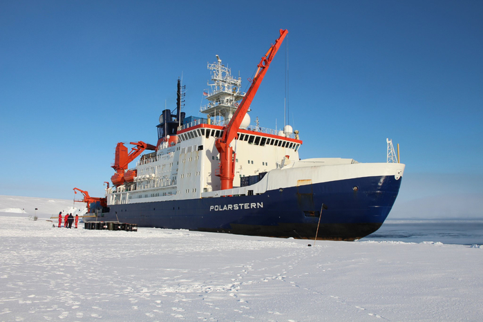 Polarstern_StefanieArndtAWI_2048 (700x466, 286Kb)