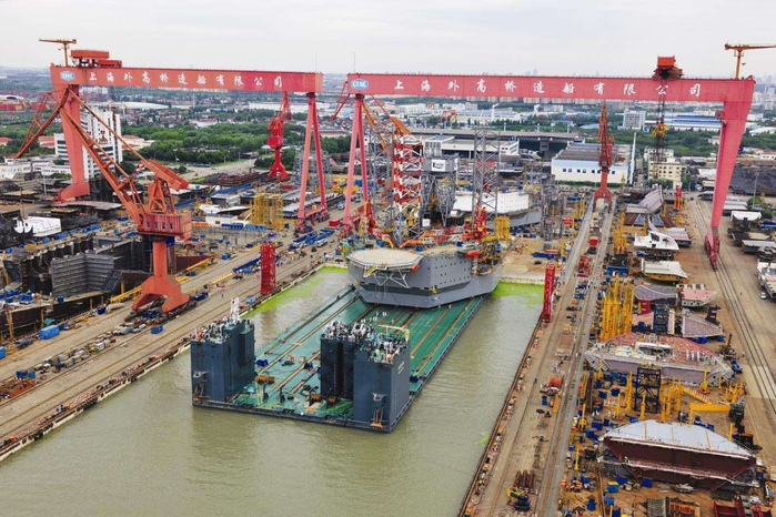 Shanghai Waigaoqiao Shipbuilding (700x466, 439Kb)