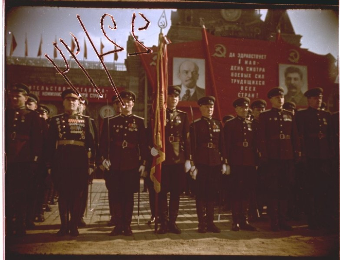 Первомайская демонстрация 1947 г. в Москве. Владислав Микоша3 (700x535, 321Kb)