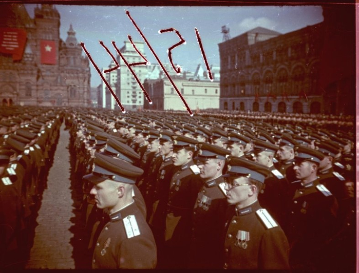 Первомайская демонстрация 1947 г. в Москве. Владислав Микоша7 (700x533, 354Kb)