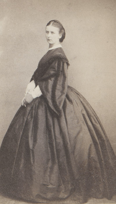 Marie_of_Hohenzollern-Sigmaringen,_1860s (399x700, 210Kb)