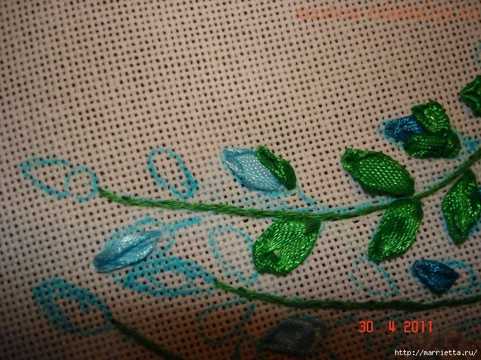 Практический урок по вышивке лентами от Ирины Лысенко (26) (700x525, 351Kb)
