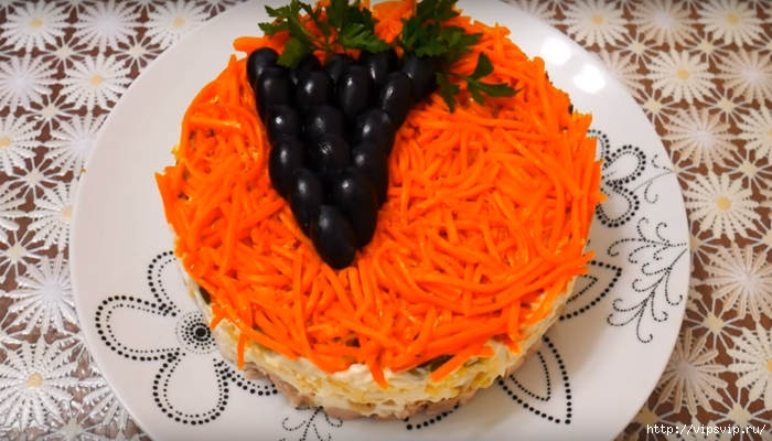 5745884_Prazdnichnii_salat_Vinogradnaya_grozd_1_ (700x400, 182Kb)