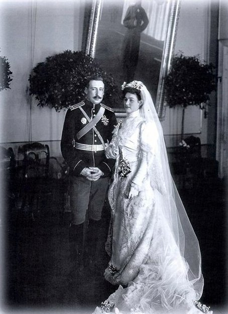 Дочь генерал-майора свиты, дворцового коменданта В.А.Дедюлина 1910 год в день свадьбы (454x626, 155Kb)